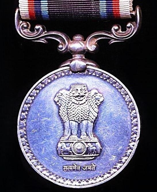 India: Armed Force Long Service and Good Conduct Medal. Silver (15946 PO Std. Peter Gomez, I.N.) — image 2