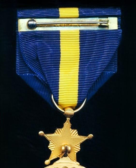 United States: Navy Distinguished Service Medal. Gilt and enamel (Post 1990 issue) — image 5