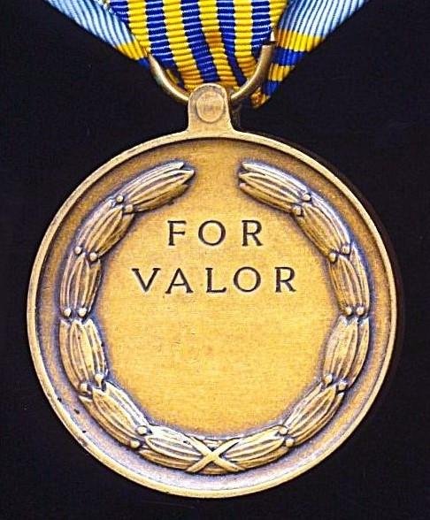 United States: Airman's Medal. Circa 1990-2025 — image 4