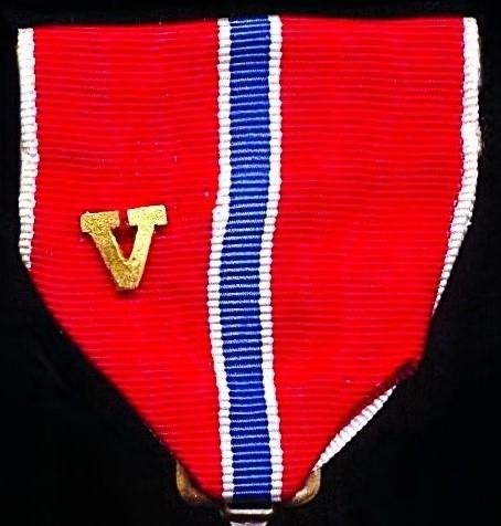 United States: Bronze Star Medal with bronze 'V' valor emblem — image 3