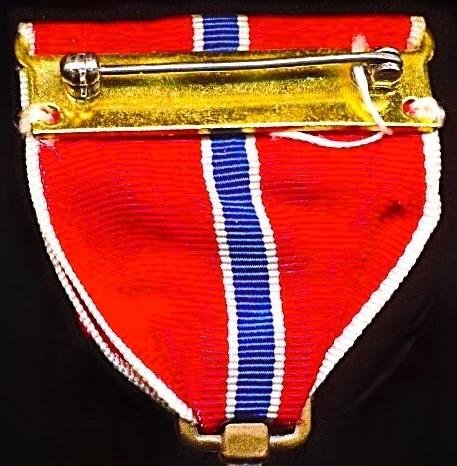 United States: Bronze Star Medal with bronze 'V' valor emblem — image 5