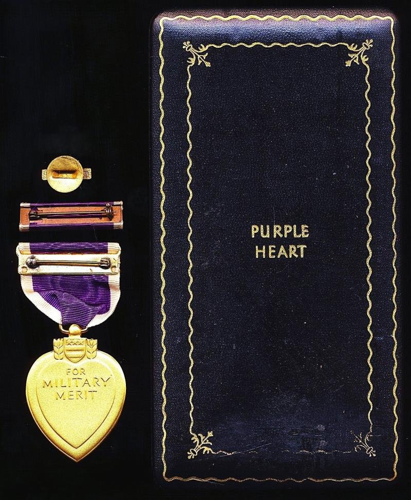 Purple Heart Medal. A cased Second World War issue 'Set'. Circa issue 1945-1965 (including Second World War, Korean War and early Vietnam War) — image 2