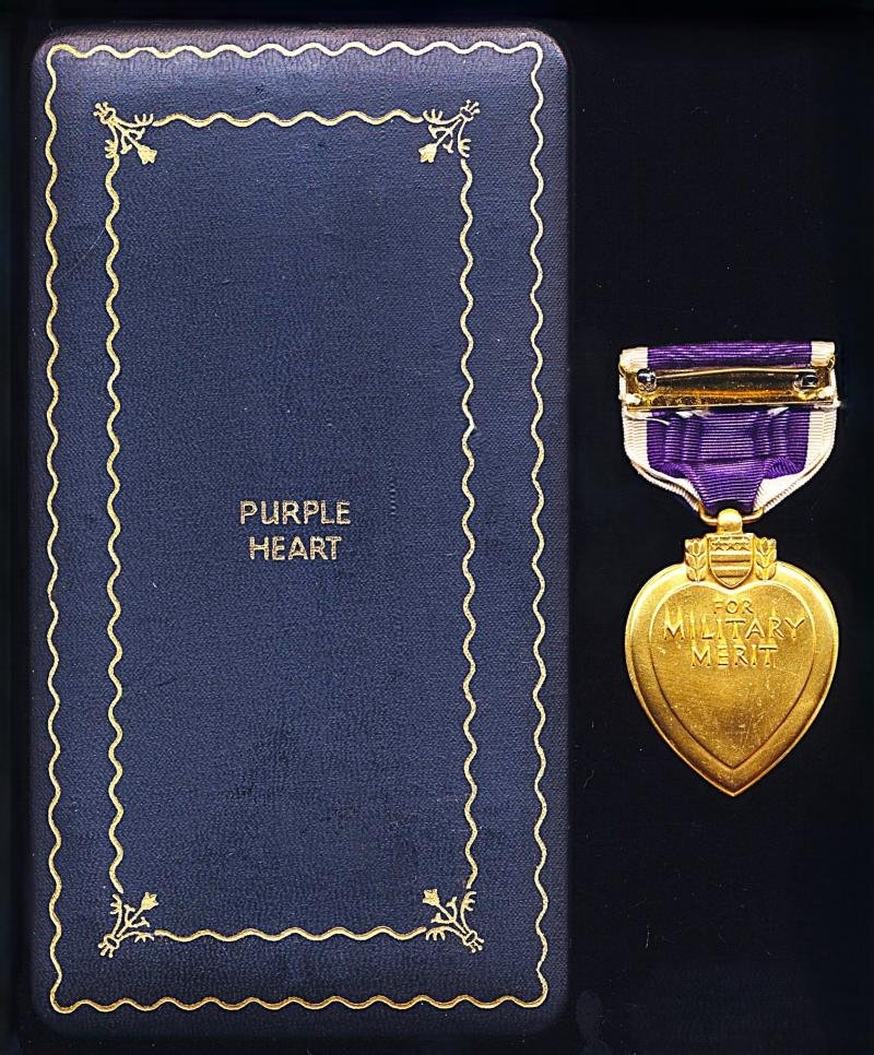 United States: Purple Heart Medal. A cased Second World War issue. Awarded circa 1945-1965 (including Second World War, Korean War and early Vietnam War) — image 3
