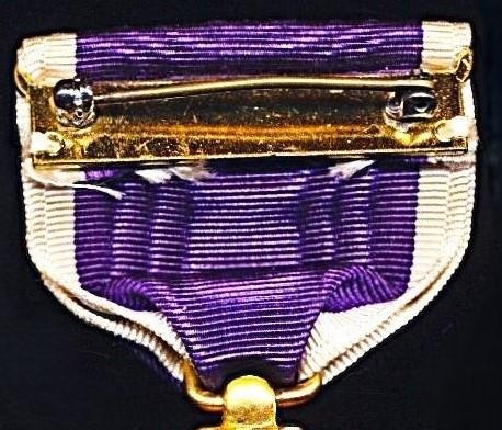 United States: Purple Heart Medal. A cased Second World War issue. Awarded circa 1945-1965 (including Second World War, Korean War and early Vietnam War) — image 5