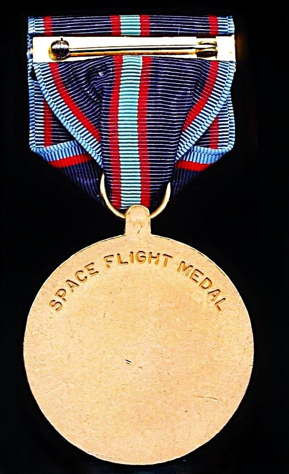 United States: National Aeronautics and Space Administration (N.A.S.A.). Space Flight Medal. Circa 1990-2025 — image 3