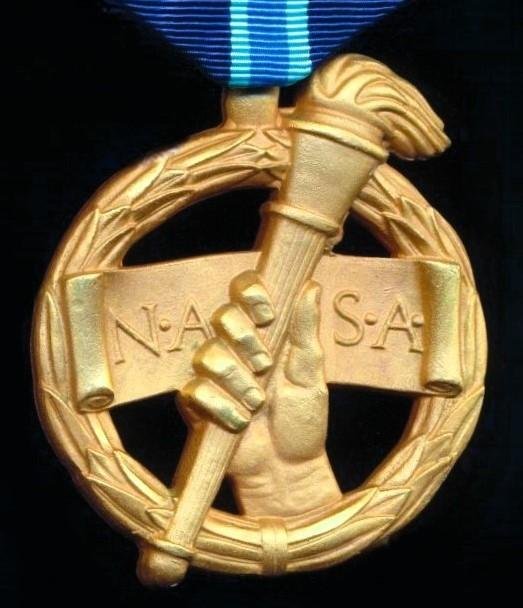 United States: National Aeronautics and Space Administration (N.A.S.A.). Outstanding Leadership Medal — image 2