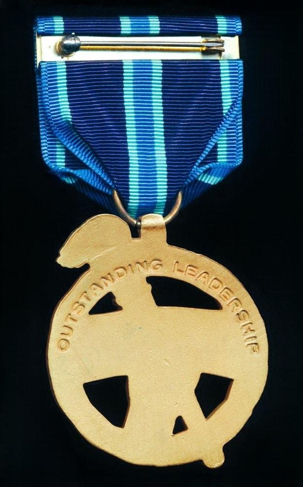 United States: National Aeronautics and Space Administration (N.A.S.A.). Outstanding Leadership Medal — image 3
