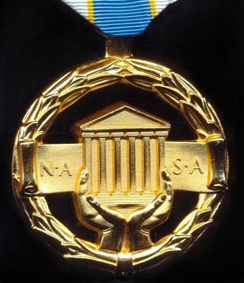 United States: National Aeronautics and Space Administration (N.A.S.A.). Exceptional Administrative Achievement Medal — image 2