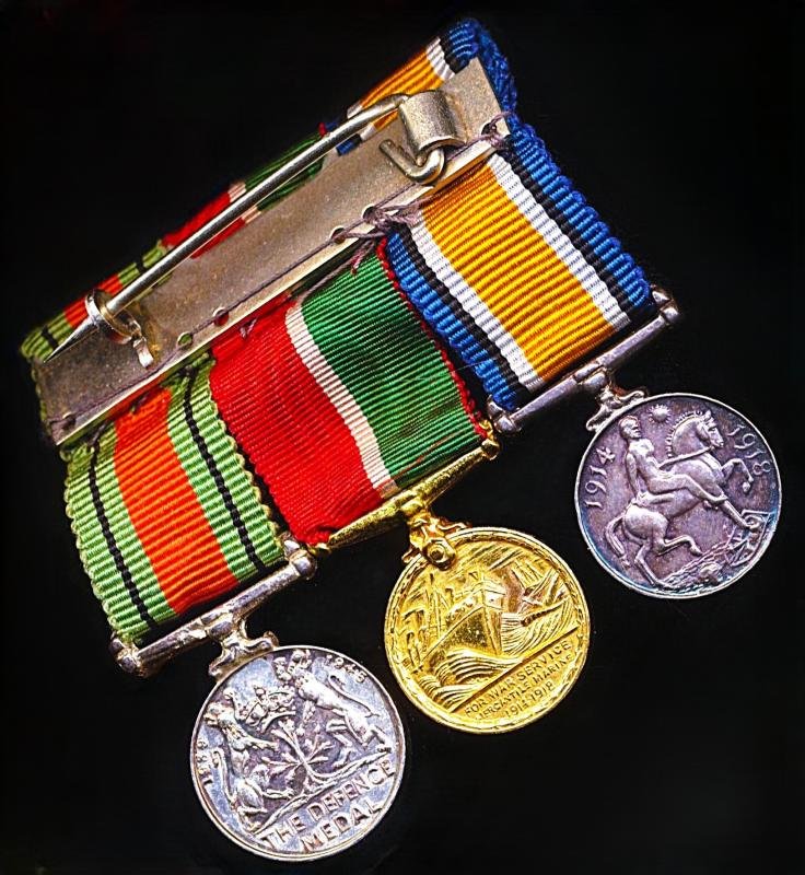 A World Wars Miniature Medal Group of 3 including service with the Mercantile Marine 1914-18: — image 2