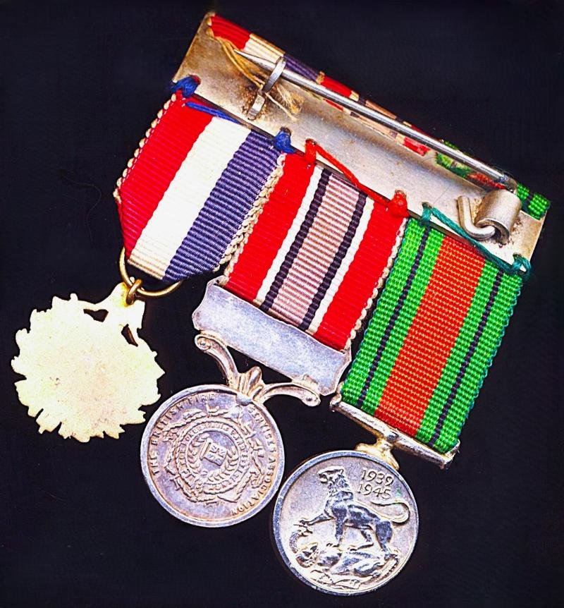 An un-named and un-attributed group of 3 x Fire Brigade Medals, for War and Long Service: — image 2