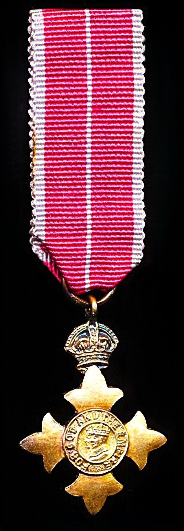 United Kingdom: Miniature of the Order of the British Empire (Military Division). A 'Second Type Officer's breast badge (O.B.E). Silver gilt — image 3