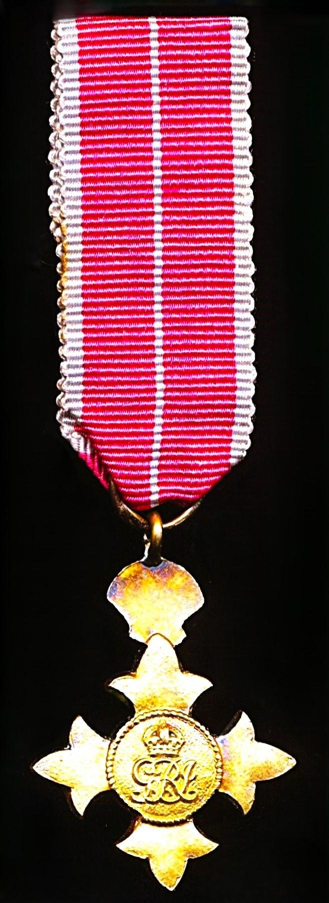 United Kingdom: Miniature of the Order of the British Empire (Military Division). A 'Second Type Officer's breast badge (O.B.E). Silver gilt — image 4