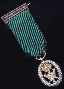 Volunteer Decoration (India and Colonies). With VRI obverse cypher and …