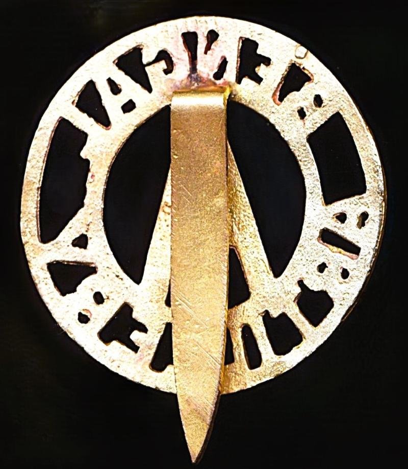 British India: Bengal Artillery (Auxiliary Force India). Brass cap badge — image 2