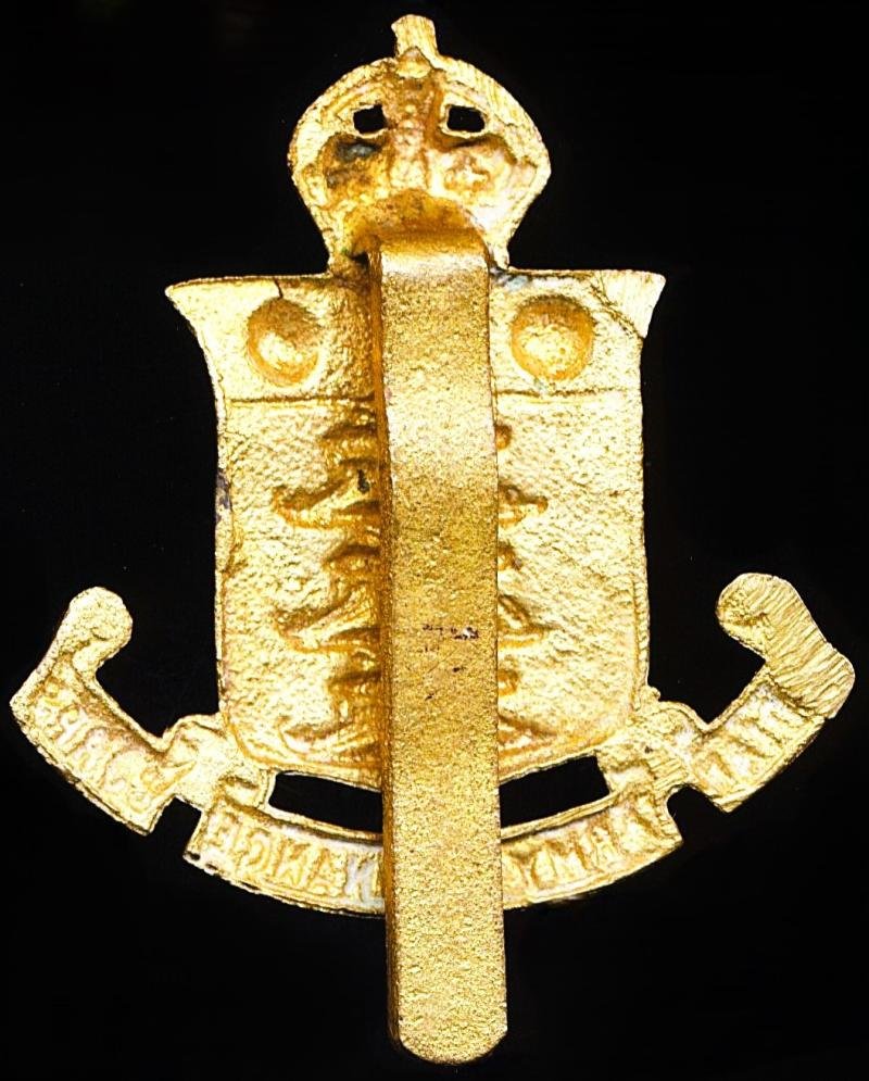 British India: Indian Army Ordnance Corps. King's crown gilding metal cap badge (as worn 1922-47) — image 4