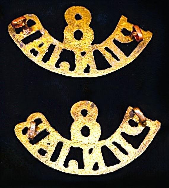 British India: 8th Punjab Regiment. Pair of gilding metal shoulder titles, as worn by 'All-Ranks' including British Officer during the Second World War — image 3