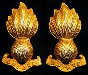 Royal Regiment of Artillery: Pair of large gilt Officer's 'Grenade' …
