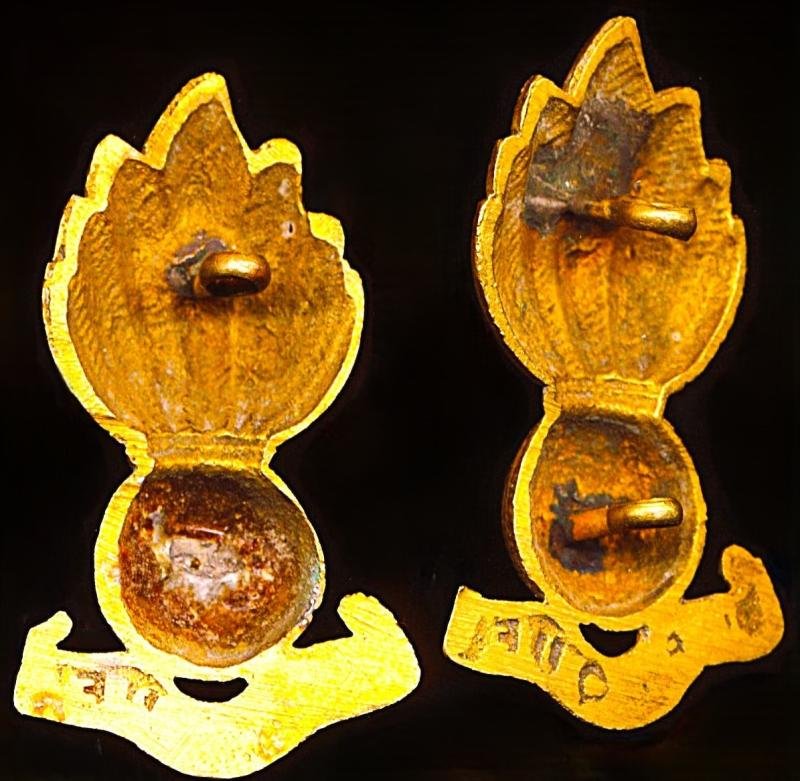 Royal Regiment of Artillery: Pair of large gilt Officer's 'Grenade' badges with scroll 'Ubique' (also worn solo on Beret) — image 2