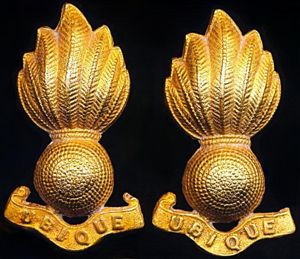 Royal Regiment of Artillery: Pair of large gilt Officer's 'Grenade' …