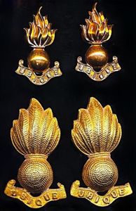 Royal Regiment of Artillery: Pair of small reduced size gilding …