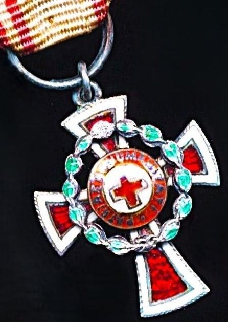 Austria (Imperial): The Decoration for Services to the Red Cross.2nd Class with 'War Decoration' 1914-18. Miniature medal — image 2