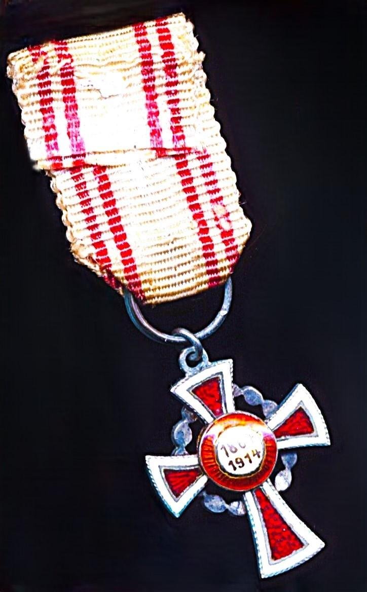 Austria (Imperial): The Decoration for Services to the Red Cross.2nd Class with 'War Decoration' 1914-18. Miniature medal — image 3