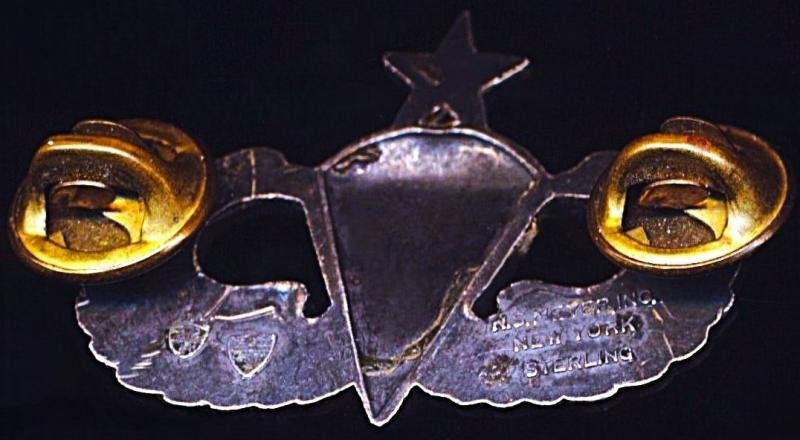 United States: Senior Parachutist Badge. Sterling silver marked regulation size. Circa 1950-1968 — image 4