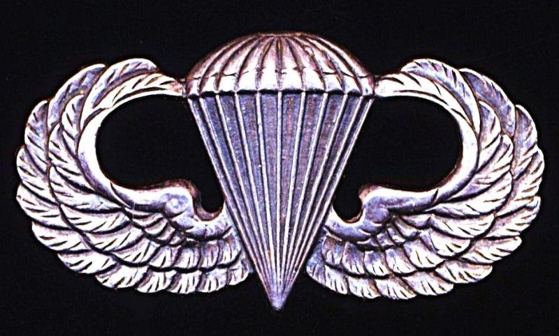 United States: Parachutist Badge. Sterling silver marked regulation size. Circa 1950-1968 — image 3
