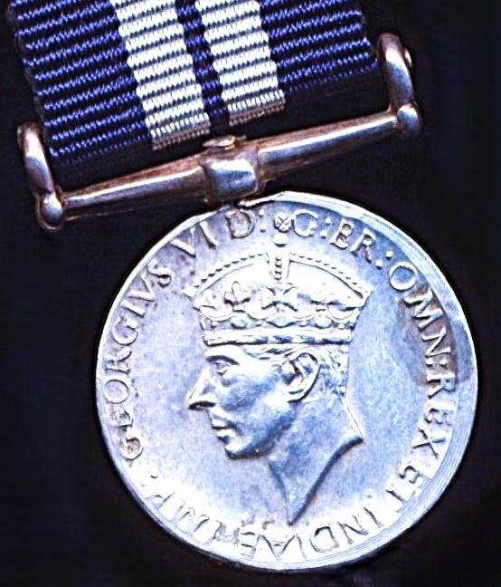 United Kingdom: Distinguished Service Medal (D.S.M.). GVI 1st issue obverse legend. Variant model sans reverse 'crown' — image 2