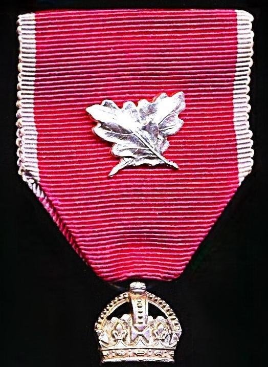Member of the Order of the British Empire (Civil Division). M.B.E. 2nd type breast badge, with silvered 'Oakleaves' emblem for Gallantry on riband — image 3