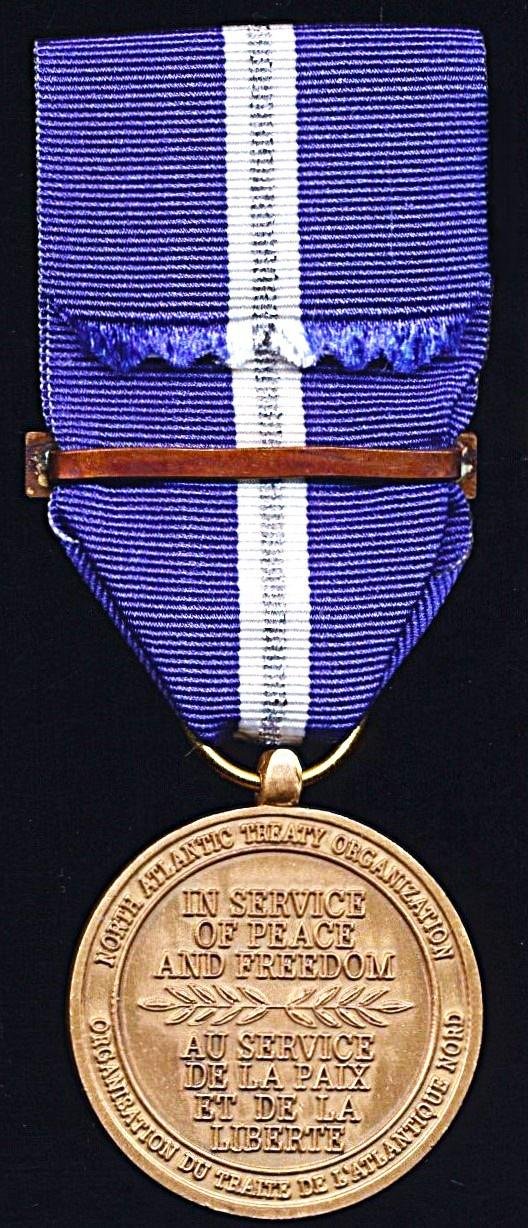 North Atlantic Treaty Organisation (NATO ): Non-Article 5 Medal (1st type riband) with clasp 'Non-Article 5' — image 4