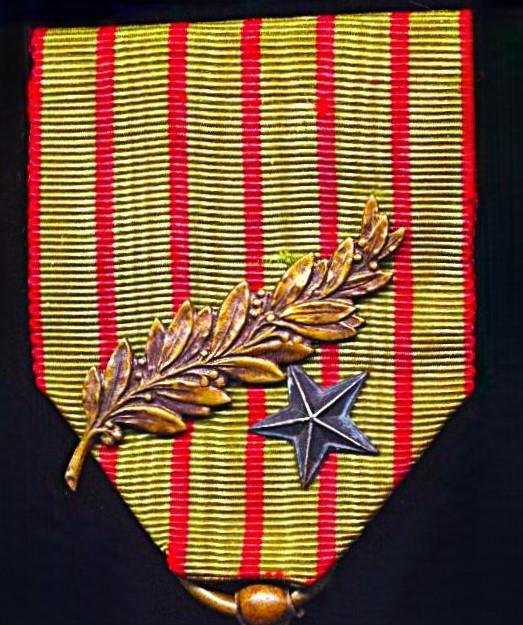 France: Cross of War 1914-1915 (Croix De Guerre 1914-1915). With 2 x Citation emblems (1 x Bronze Palm & Silver Star) on the riband. Reverse of cross dated 1914-1918 — image 3