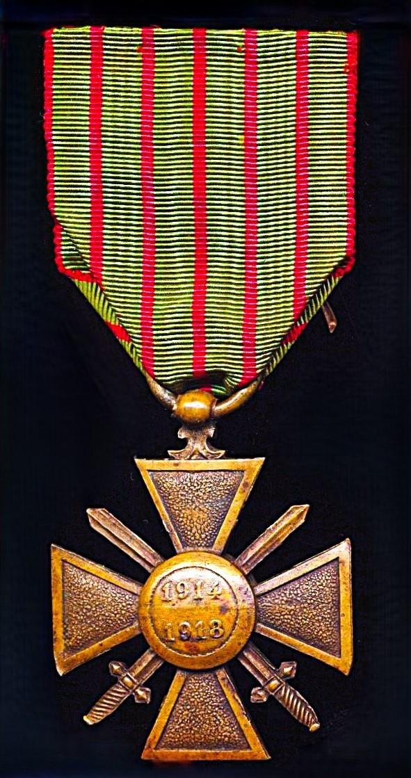 France: Cross of War 1914-1915 (Croix De Guerre 1914-1915). With 2 x Citation emblems (1 x Bronze Palm & Silver Star) on the riband. Reverse of cross dated 1914-1918 — image 4