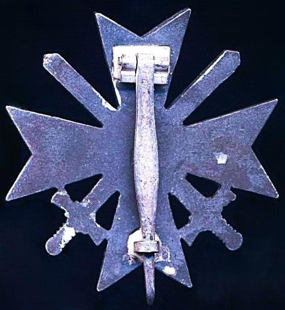 Germany (Third Reich): War Merit Cross (Kriegsverdienstkreuz). 1st Class breast badge. With swords. Maker marks for 'Wilhelm Deumer' — image 2