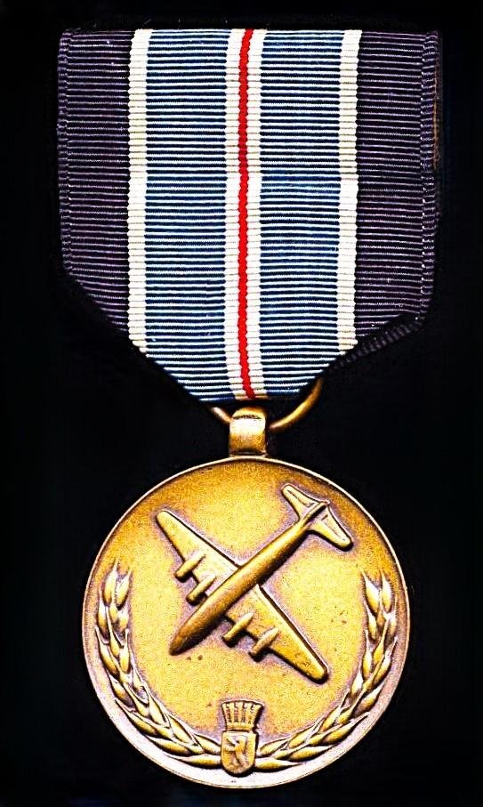 United States: Medal for Humane Action (Berlin Airlift 1949)
