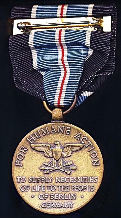 United States: Medal for Humane Action (Berlin Airlift 1949) — image 3