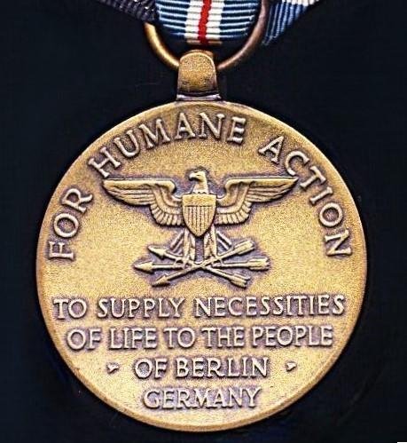 United States: Medal for Humane Action (Berlin Airlift 1949) — image 4