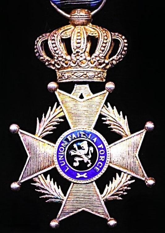 Belgium: Order of Leopold II (Ordre de Leopold II, / Orde van Leopold II). 5th Class 'Knight'. Uni-lingual 'French language obverse legend (1908-1951).With silvered 'Palm' emblem with 'L' cypher — image 2