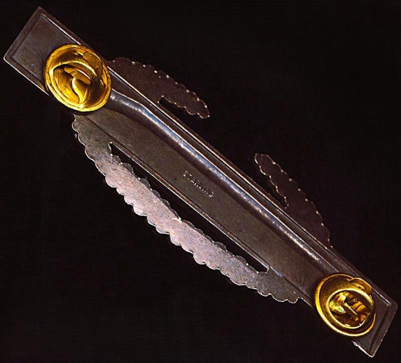 United States Army: Combat Infantryman Badge (CIB). Sterling silver marked Second World War issue 1944-45 — image 2