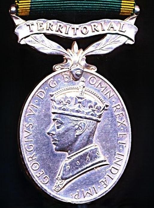 Efficiency Medal. GVI issue, 1st type obverse legend with 'Territorial' bar (6207127. Pte. R.J. Tapsfield. MX.) — image 2