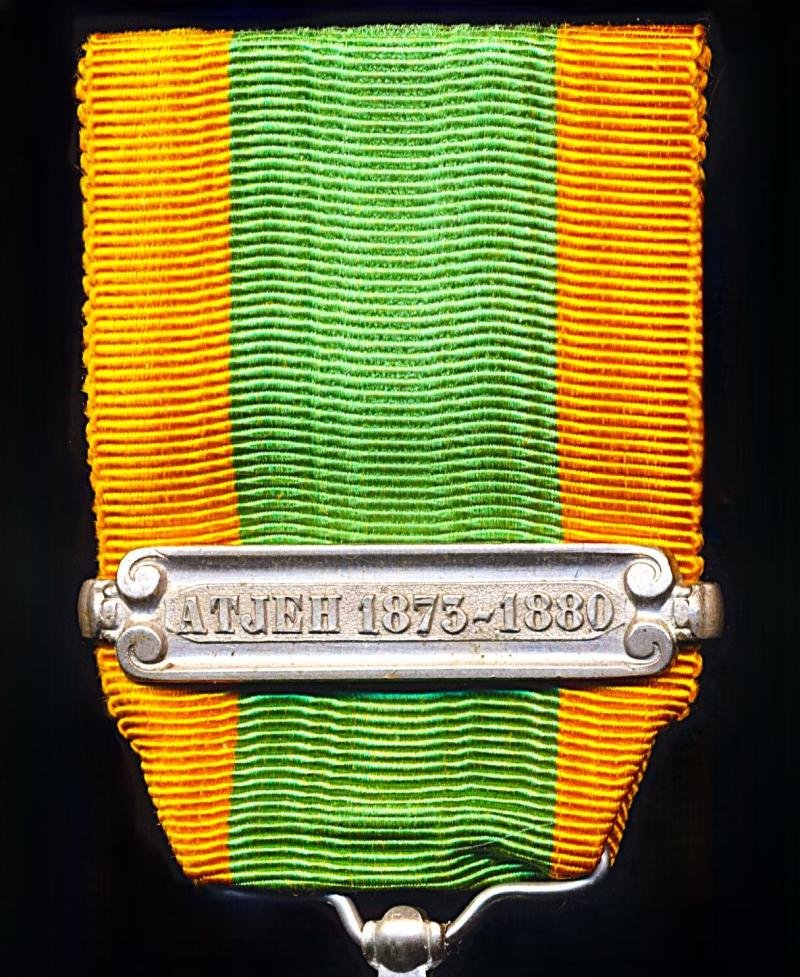 Netherlands Expeditions Cross (Expeditie-Kruis). 2nd Type Portrait Obverse. With clasps (or 'Gespen') 'Atjeh 1873-1880' — image 3