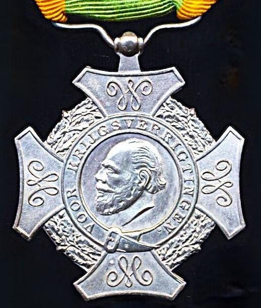 Netherlands Expeditions Cross (Expeditie-Kruis). 2nd Type Portrait Obverse. With 5 x clasps (or 'Gespen'). 'Atjeh 1896-1900', 'Atjeh 1901-1905','Zuid-Celebes 1905-1908', 'Klein Soenda-Eilanden' & 'Atjeh 1906-1910' — image 2
