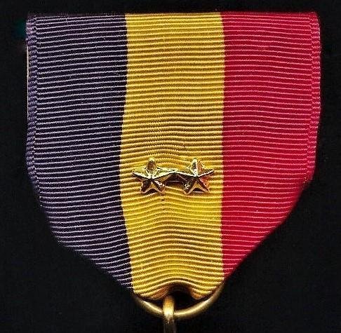 United States: Navy and Marine Corps Medal. With 2 x 'Gold Stars' further awards emblems on riband — image 3