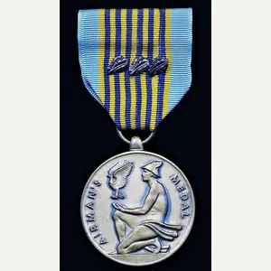 United States: Airman's Medal. With 3 x Bronze Oakleaf Cluster …