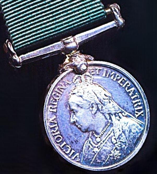 Volunteer Force Long Service Medal (India & Colonies - Imperial issue). Victoria issue with 'Victoria Regina et Imperatrix' legend — image 2