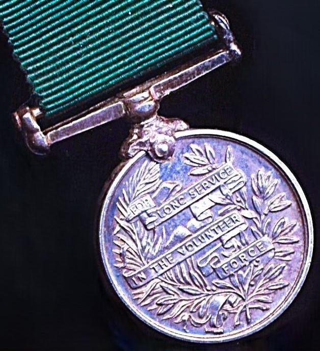 Volunteer Force Long Service Medal (India & Colonies - Imperial issue). Victoria issue with 'Victoria Regina et Imperatrix' legend — image 4