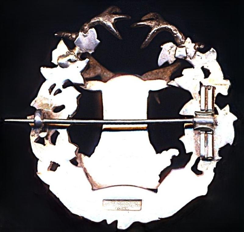 Gordon Highlanders: Officers Glengarry / Bonnet cap badge. Silver (makers marks for Kirkwood, Edinburgh). — image 2