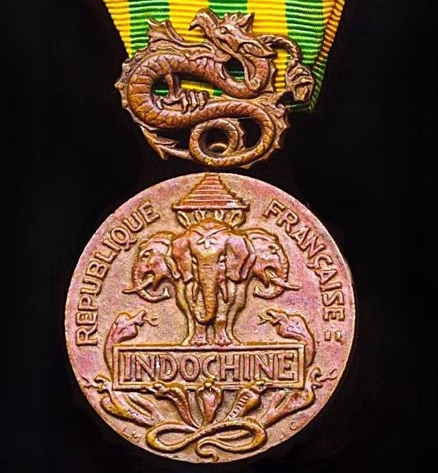France: Indochina Campaign Medal 1945-1954. With clasp 'Dien Bien Phu' — image 2