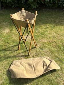 WW2, British, 'Officers Field Kit'; Wash stand.