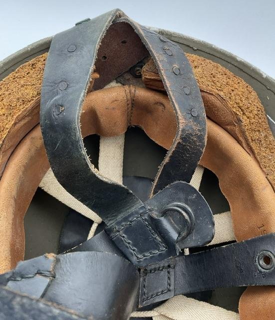 British 1943 (HSAT) WW2 Para Helmet — image 7